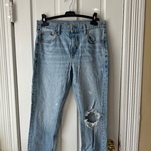 American Eagle 90’s Skinny Women’s Size 10, skinny jean with rips and ripped hem